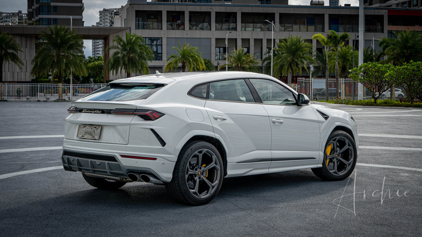 Lamborghini Urus - Услуги личного водителя