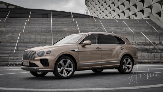 Bentley Bentayga Gold - Услуги личного водителя.