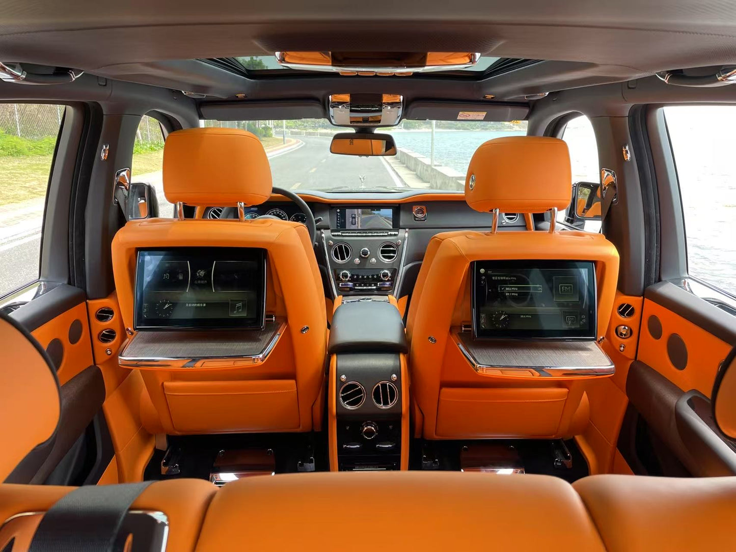 Rolls-Royce Cullinan - Услуги Персонального Шофера.