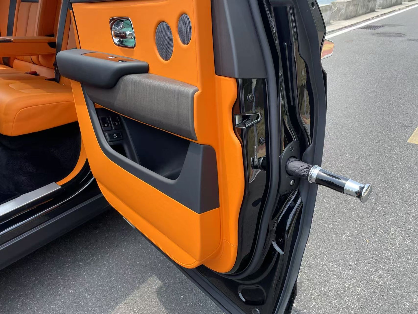 Rolls-Royce Cullinan - Услуги Персонального Шофера.