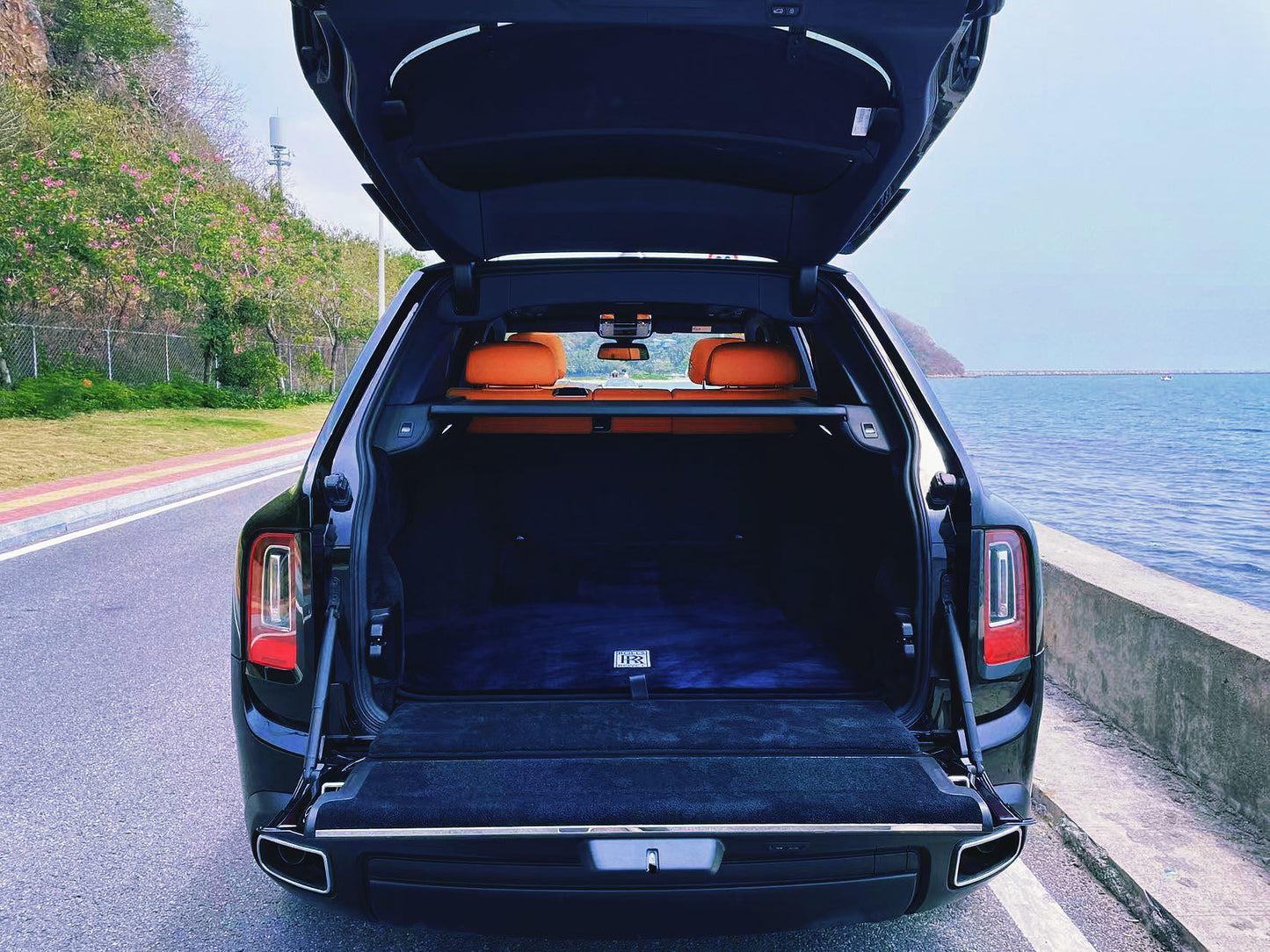 Rolls-Royce Cullinan - Услуги Персонального Шофера.