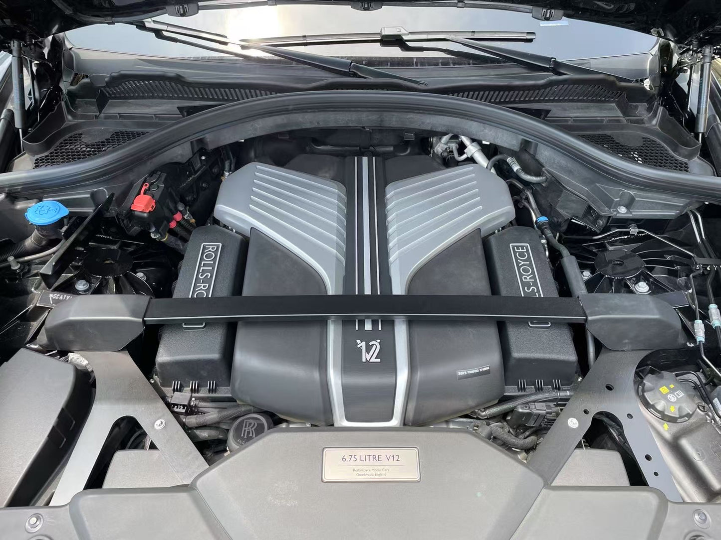Rolls-Royce Cullinan - Услуги Персонального Шофера.