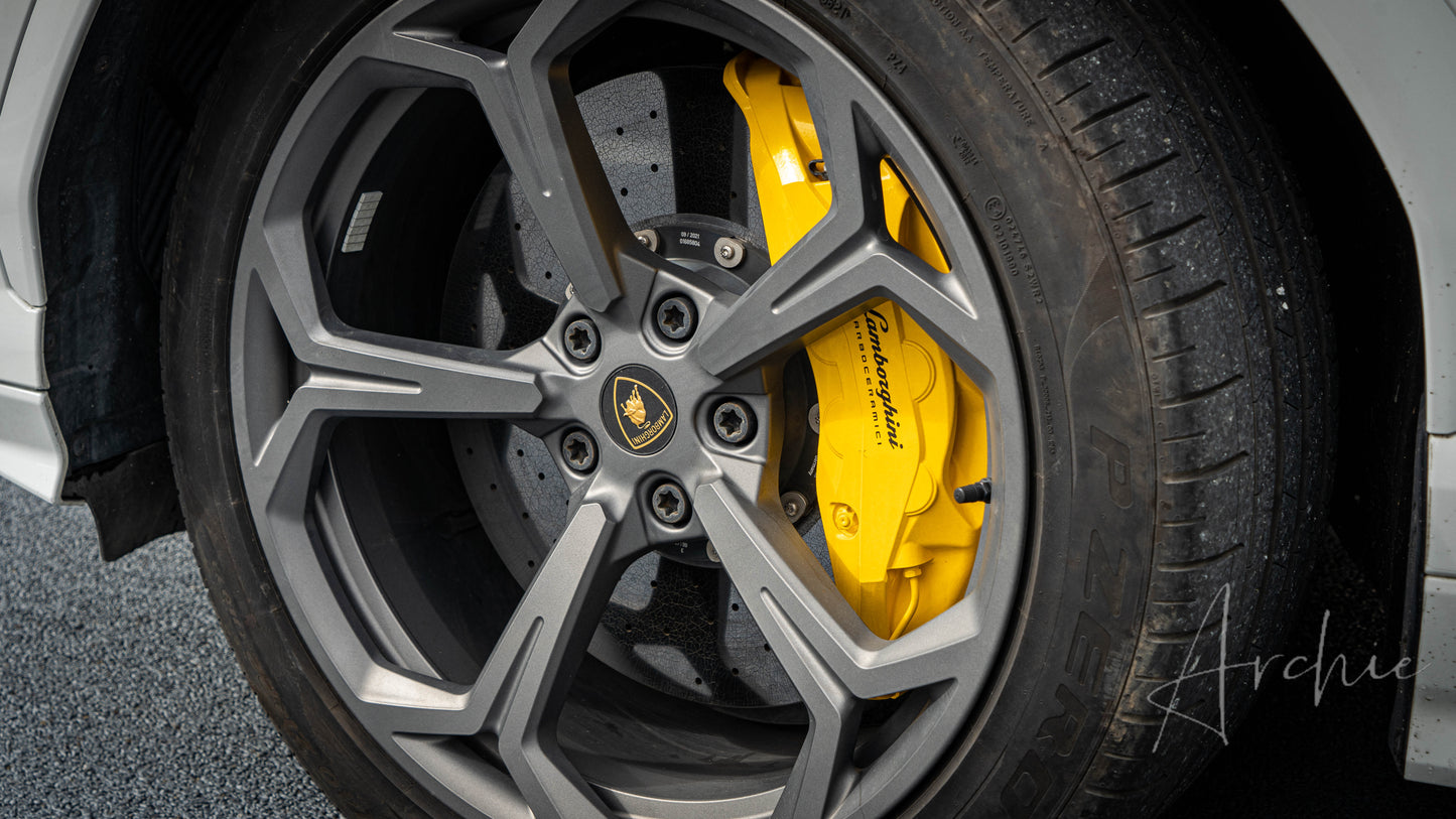 Lamborghini Urus - Услуги личного водителя