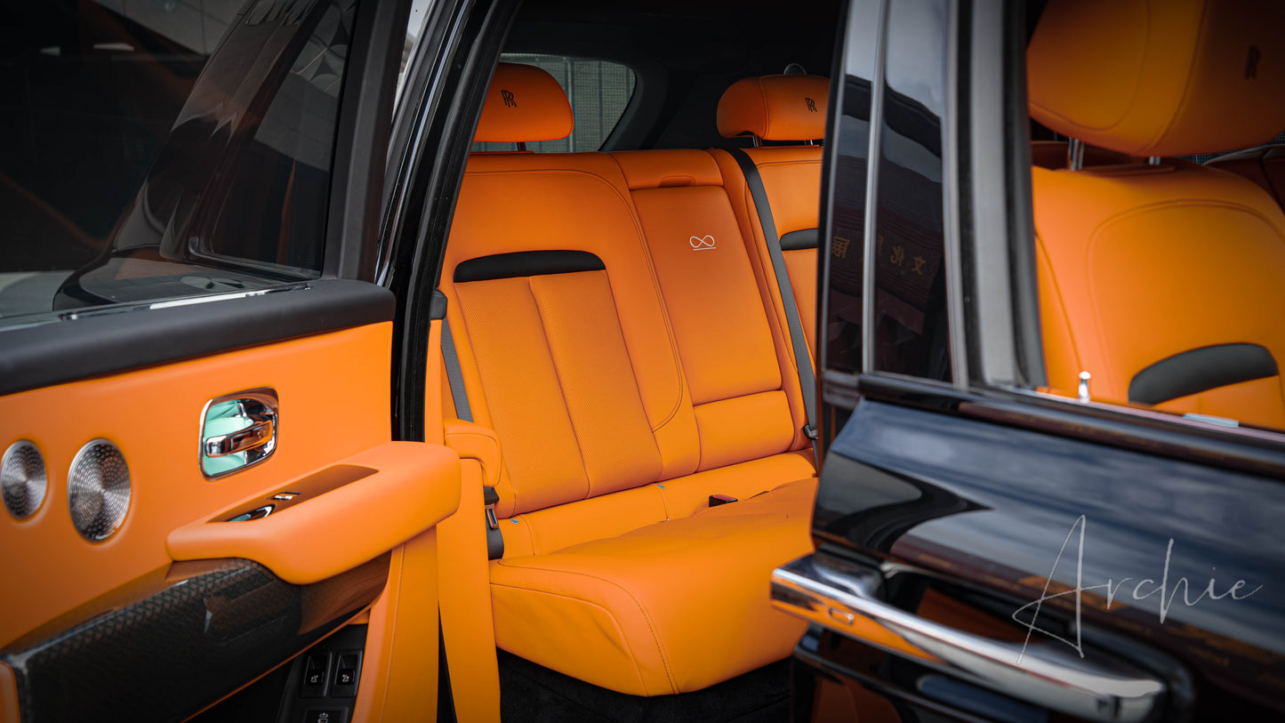 Rolls-Royce Cullinan BB - Услуги персонального водителя.