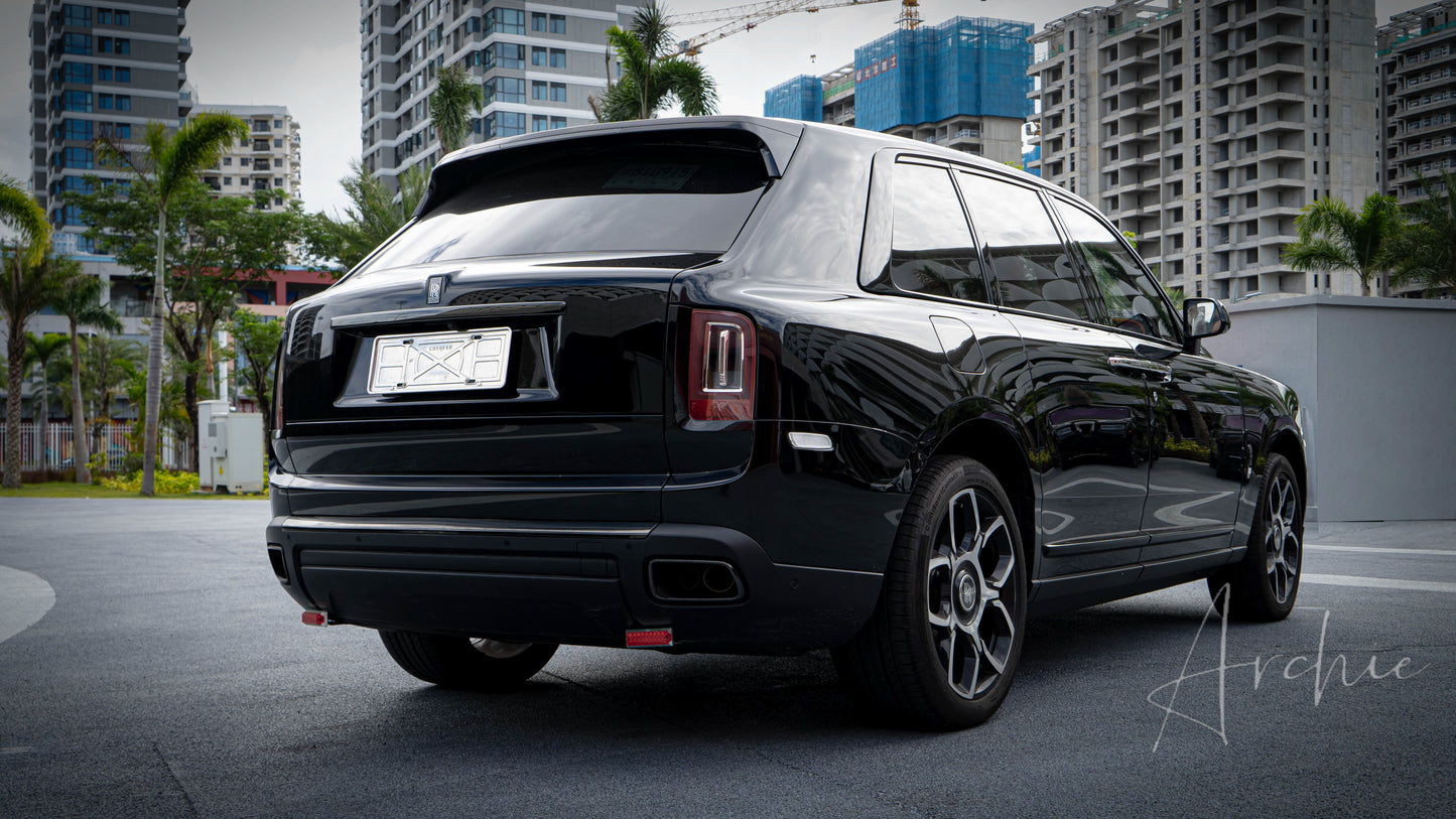 Rolls-Royce Cullinan BB - Услуги персонального водителя.