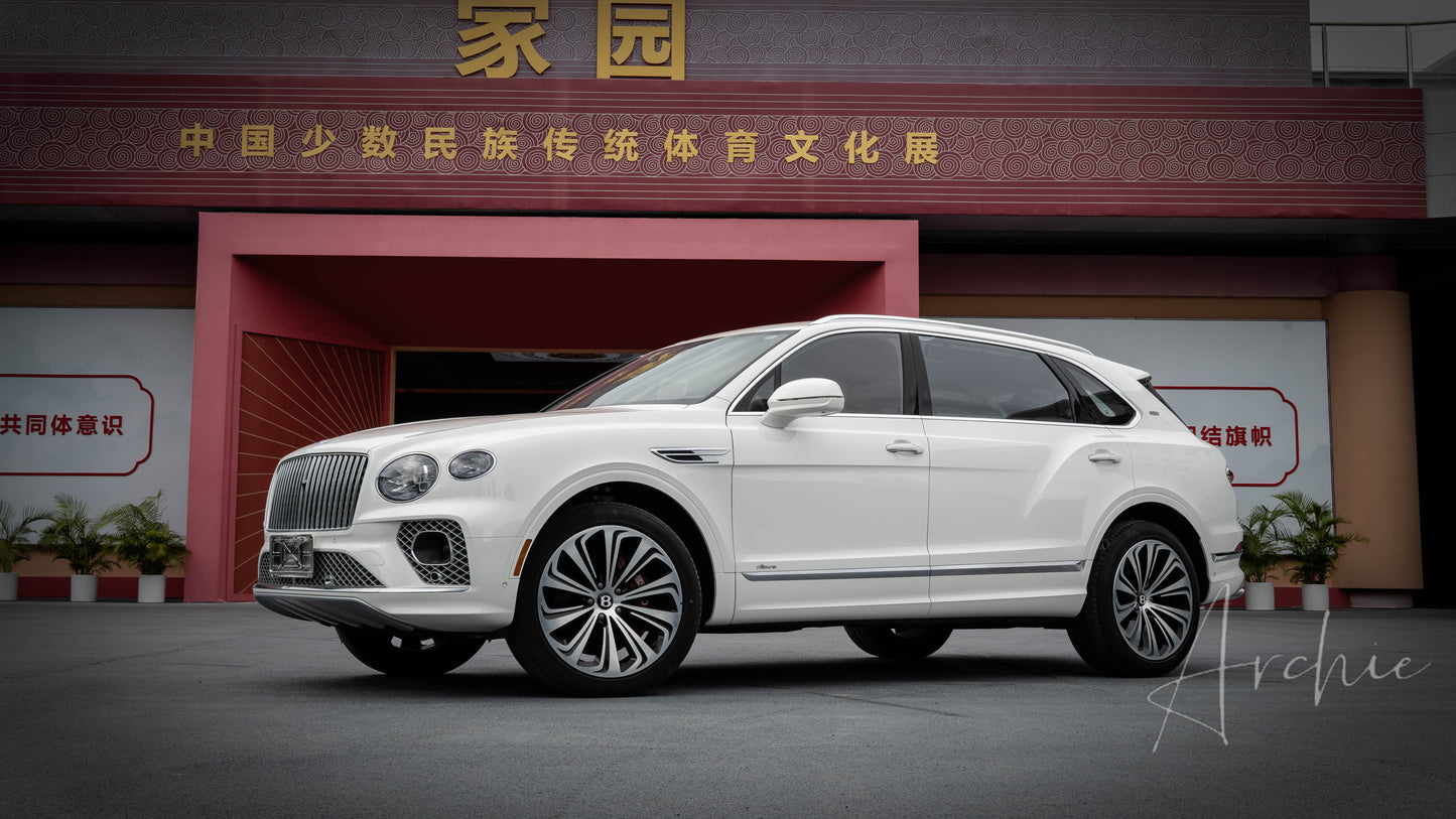 Bentley Bentayga White - Услуги персонального водителя.