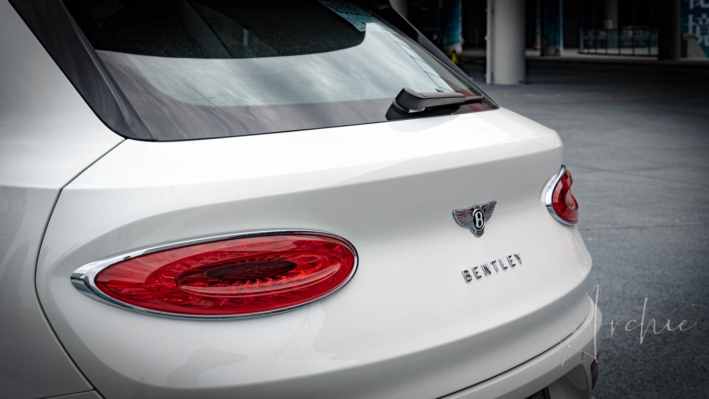 Bentley Bentayga White - Услуги персонального водителя.