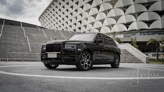 Rolls-Royce Cullinan Black Badge - Услуги персонального водителя.