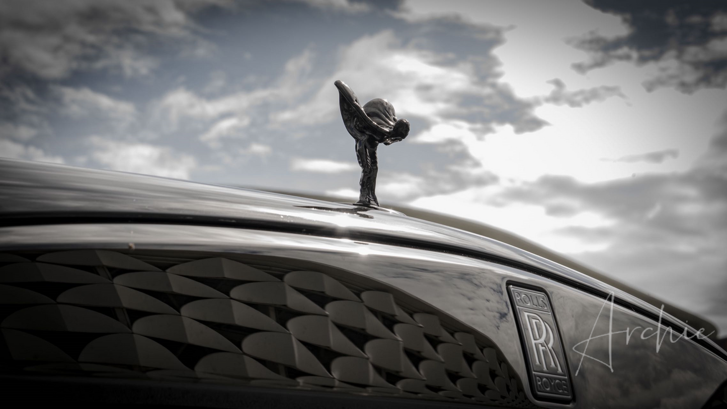 Rolls-Royce Cullinan Black Badge - Услуги персонального водителя.