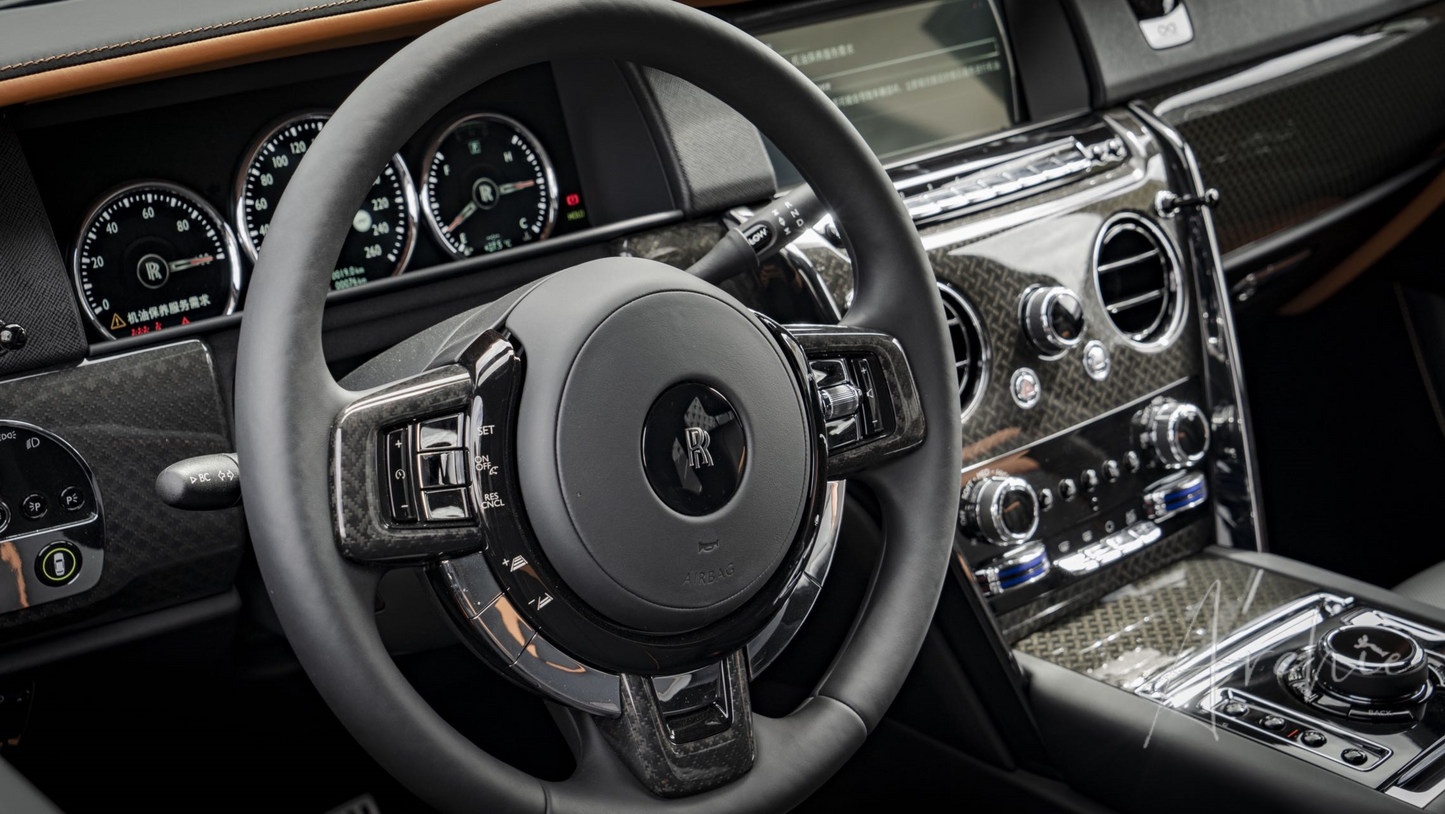 Rolls-Royce Cullinan Black Badge - Услуги персонального водителя.