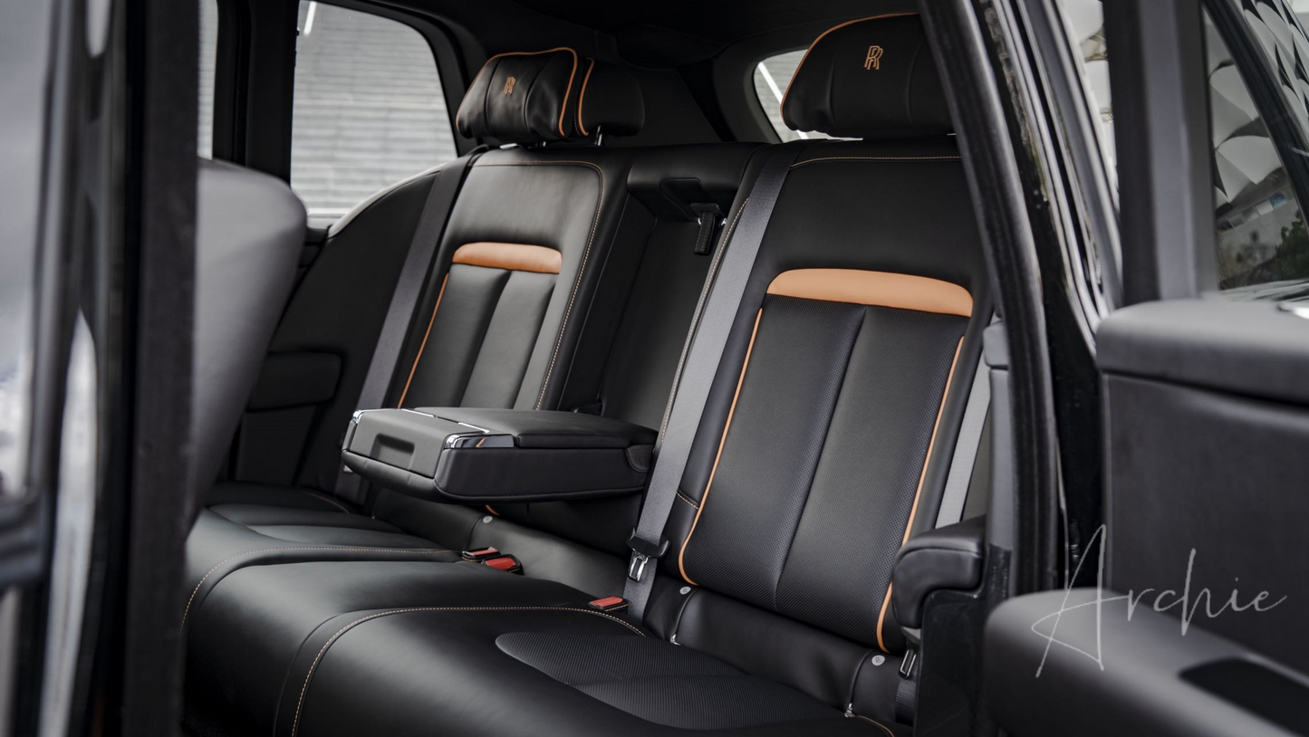 Rolls-Royce Cullinan Black Badge - Услуги персонального водителя.