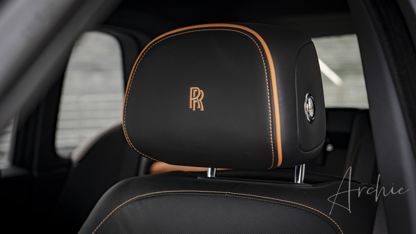 Rolls-Royce Cullinan Black Badge - Услуги персонального водителя.