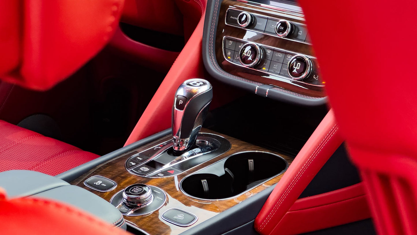 Bentley Bentayga Black - Услуги личного водителя.