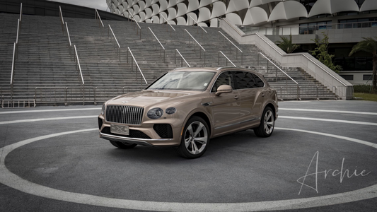 Bentley Bentayga Gold - Услуги личного водителя.