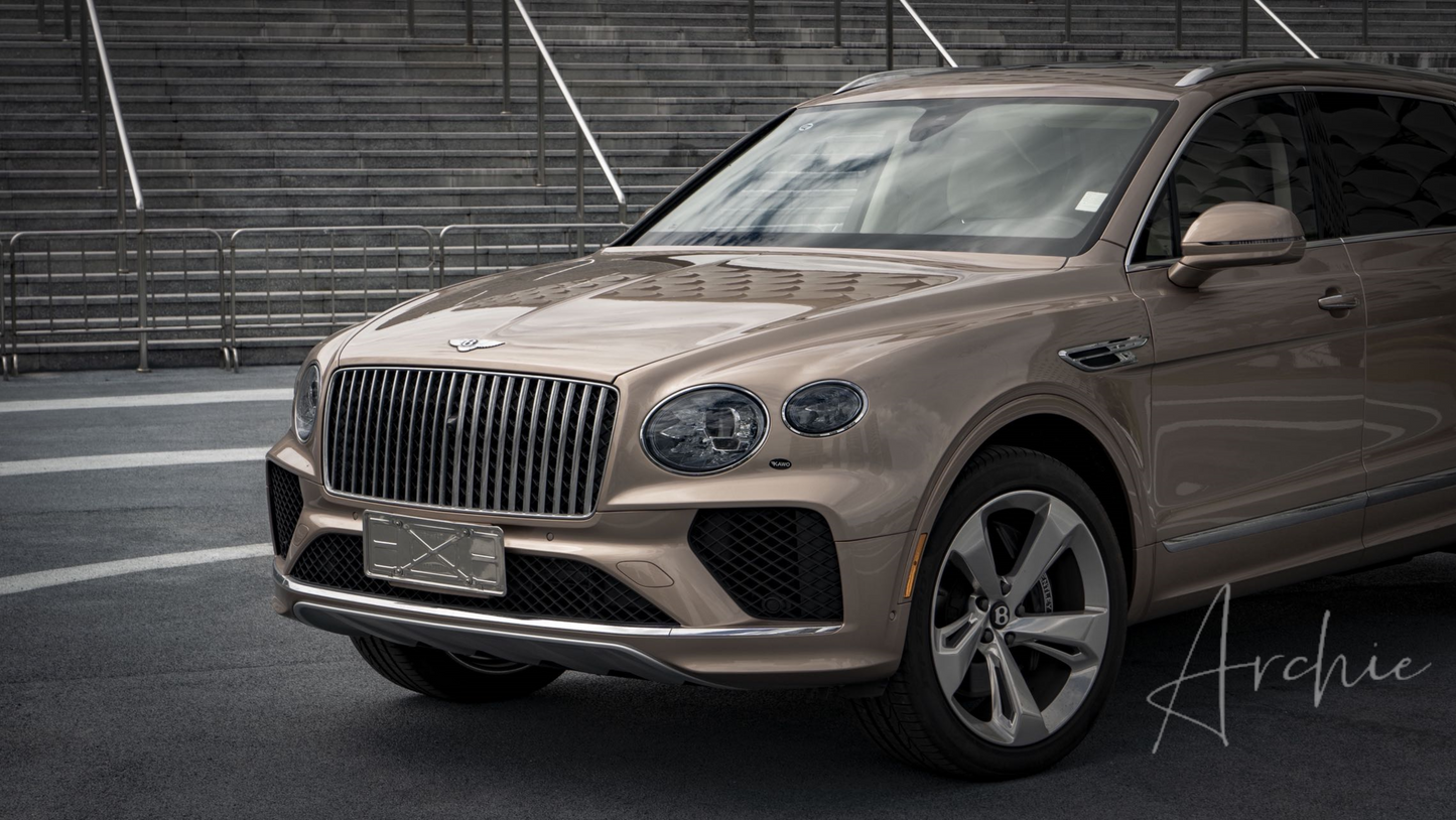 Bentley Bentayga Gold - Услуги личного водителя.