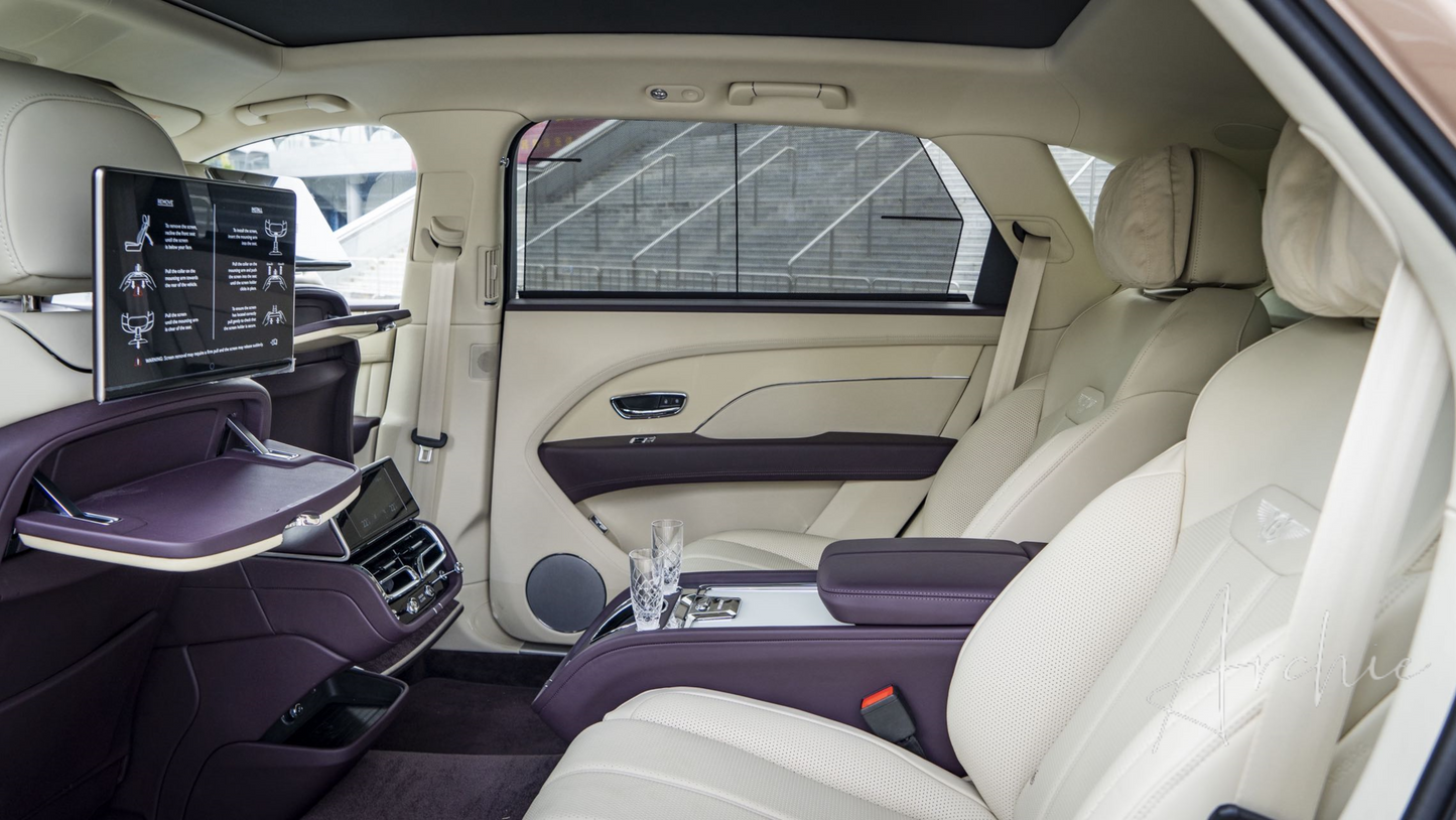 Bentley Bentayga Gold - Услуги личного водителя.