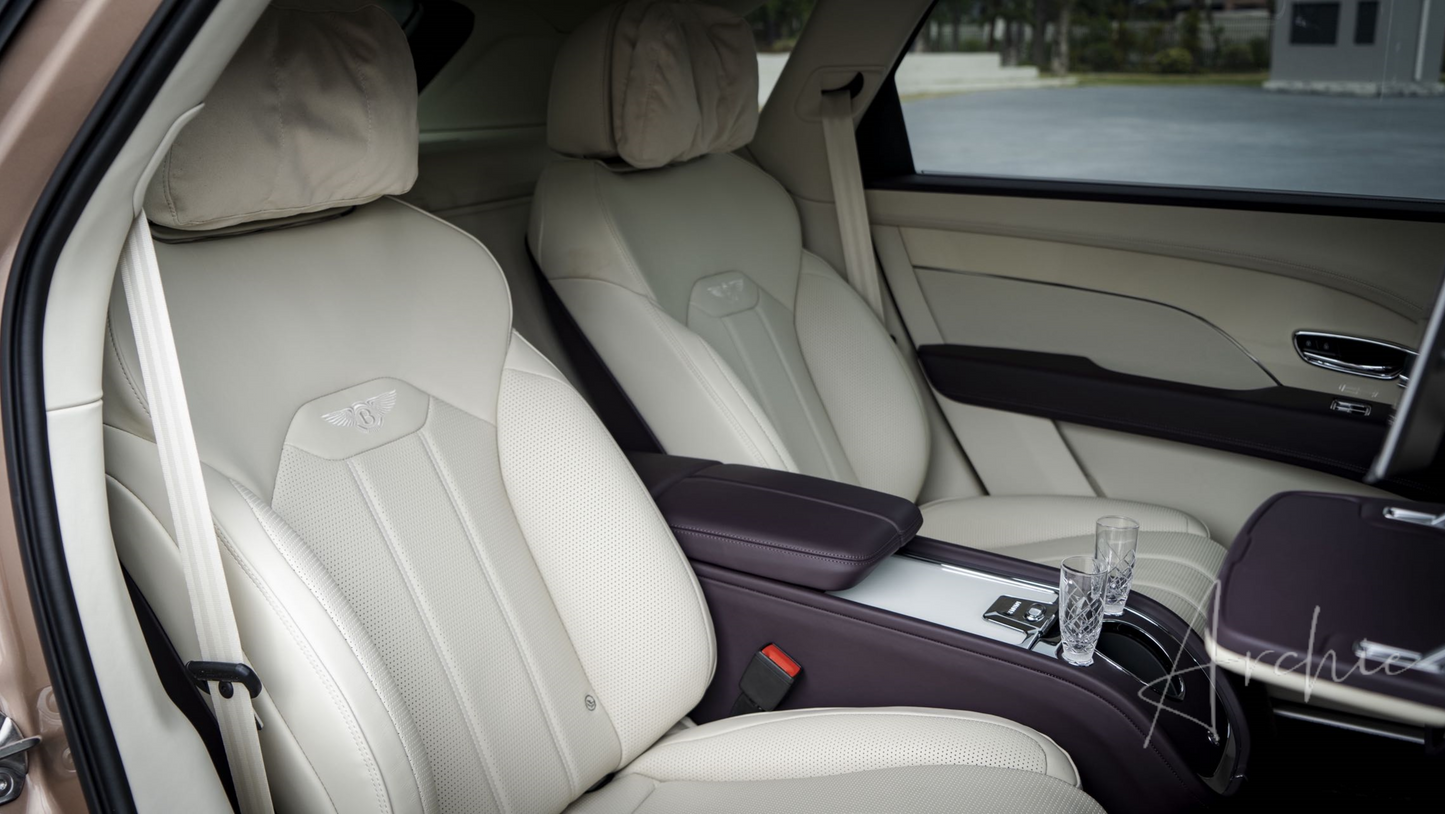 Bentley Bentayga Gold - Услуги личного водителя.
