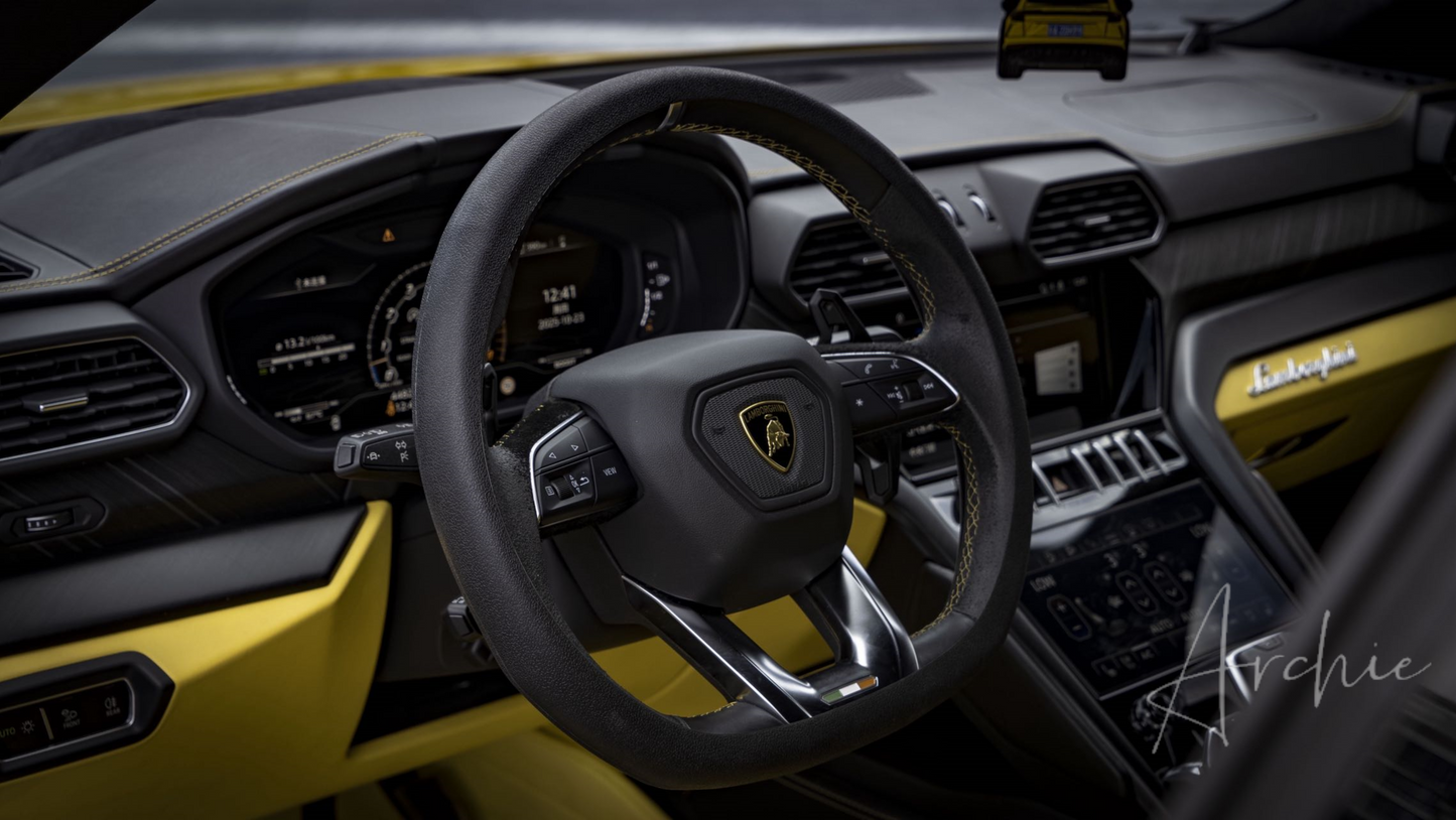Lamborghini Urus - Услуги личного водителя