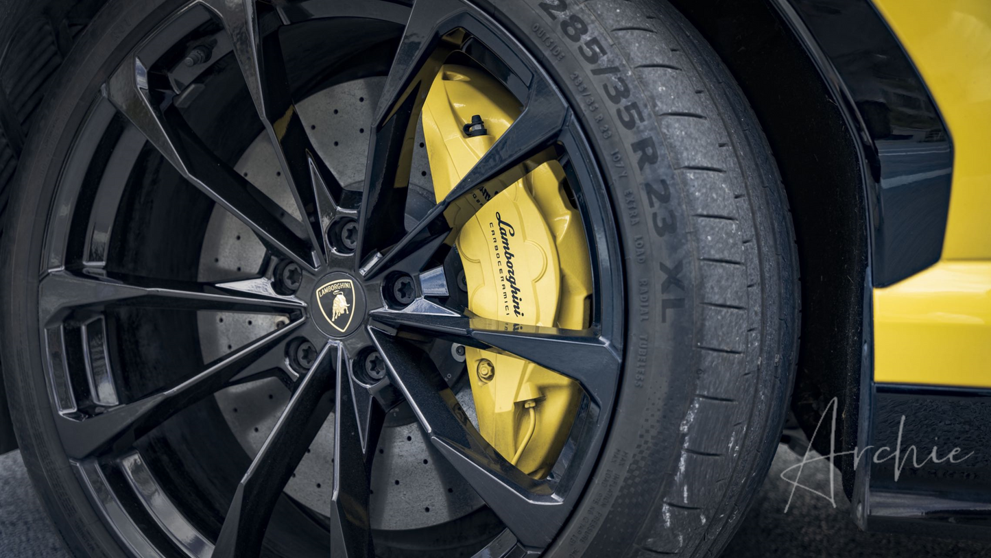 Lamborghini Urus - Услуги личного водителя