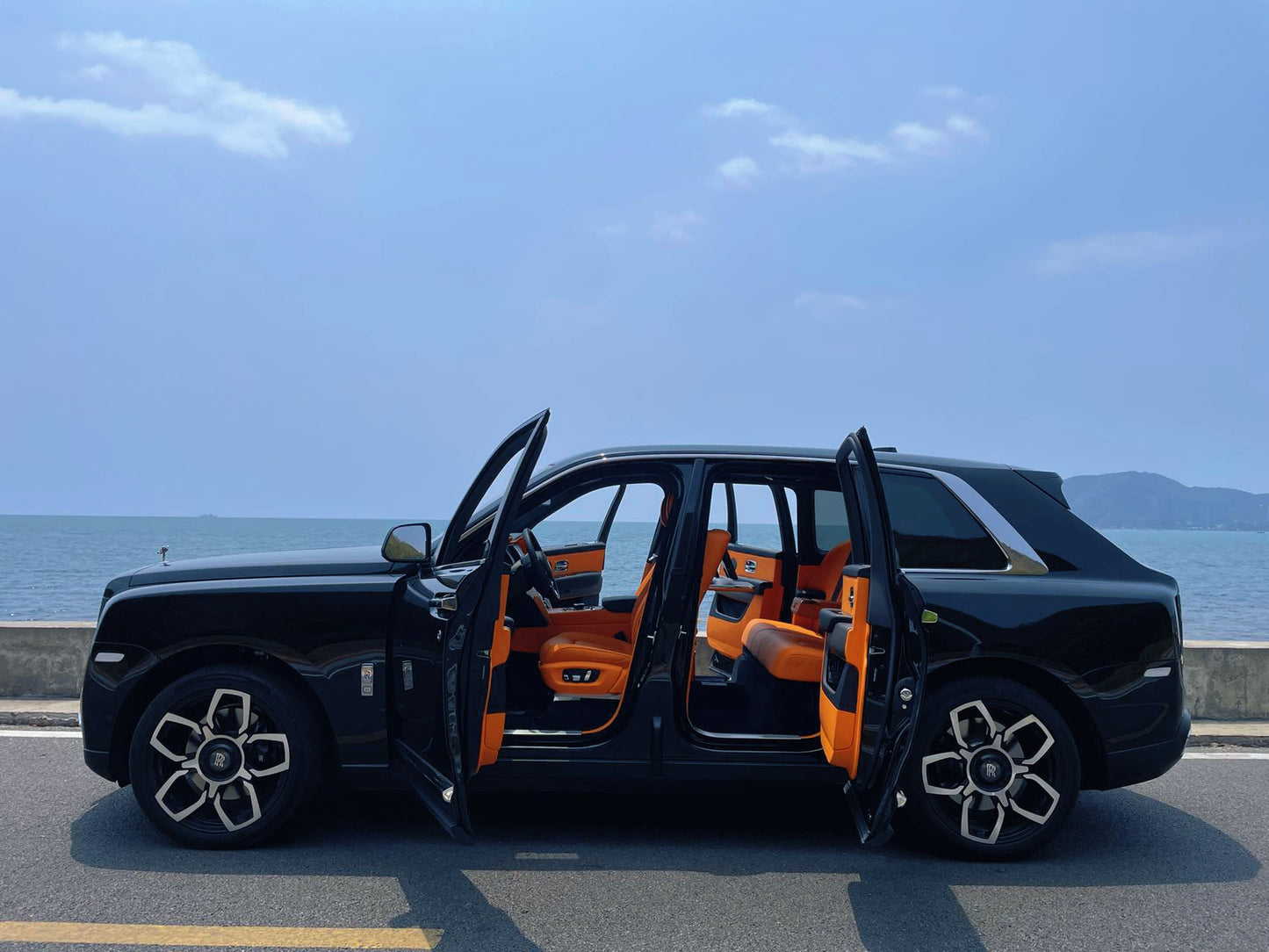 Rolls-Royce Cullinan - Услуги Персонального Шофера.
